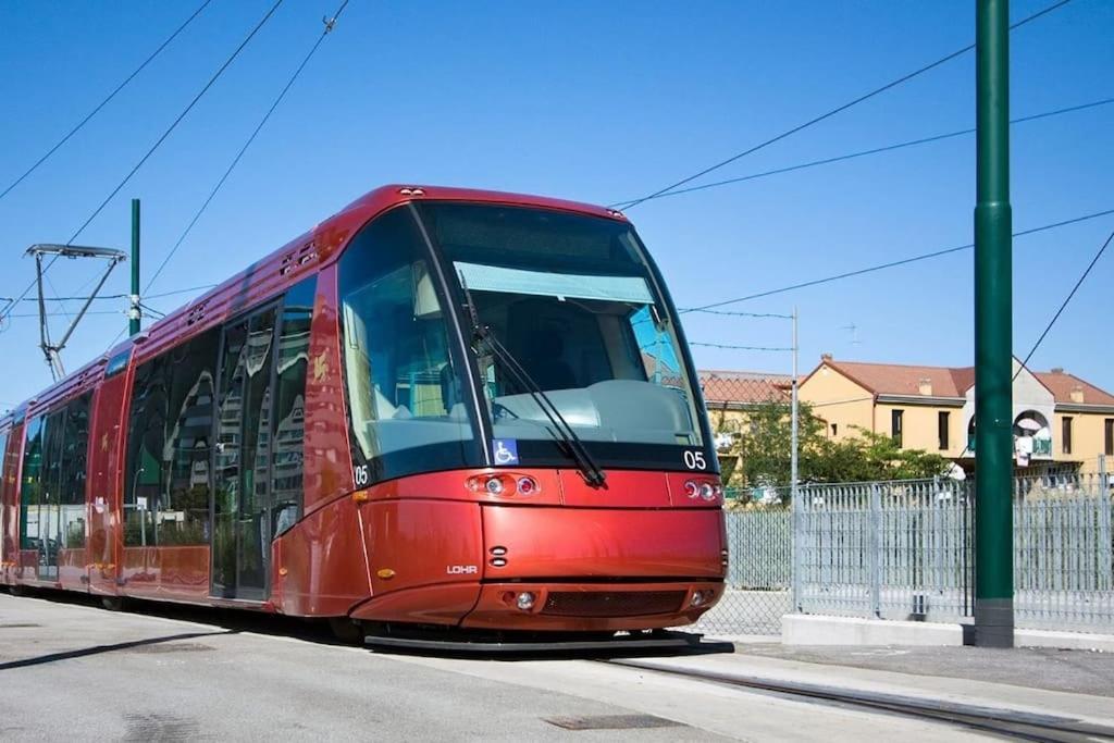 Sunrise30Mt Tram Ingresso Indipendente Parcheggio Appartement Mestre Buitenkant foto